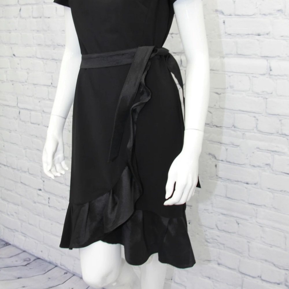Sz 10⭐️🇨🇦NWT Frank Lyman Elegant Timeless Little Black Dress.
